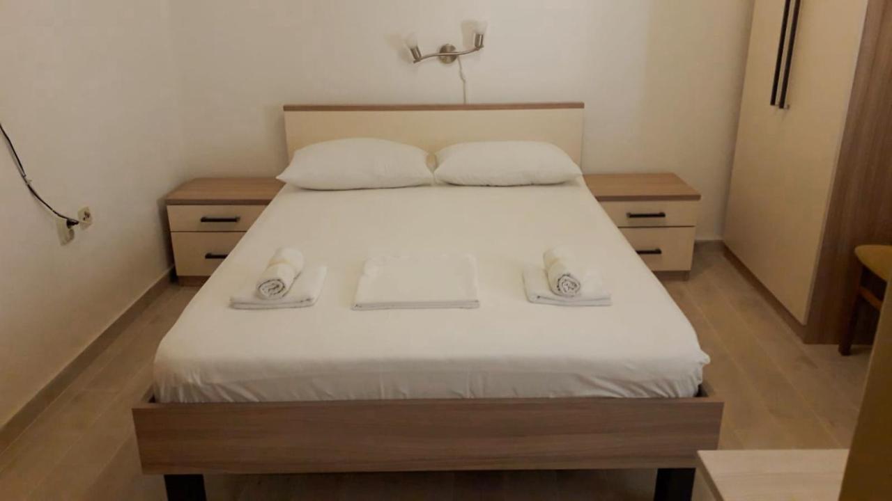 מילנה Apartments Dragica מראה חיצוני תמונה