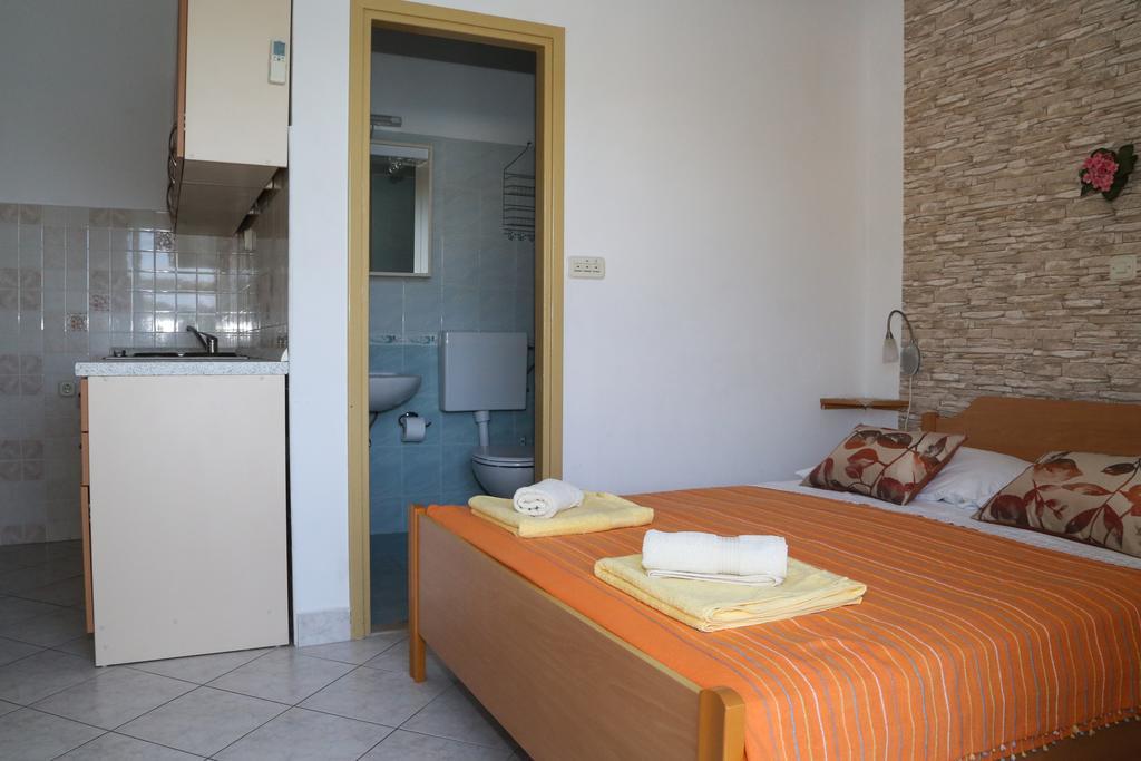 מילנה Apartments Dragica מראה חיצוני תמונה