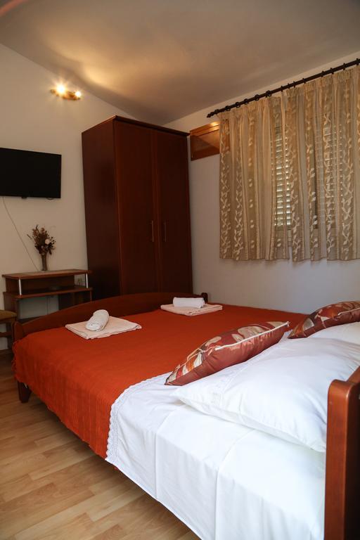 מילנה Apartments Dragica מראה חיצוני תמונה