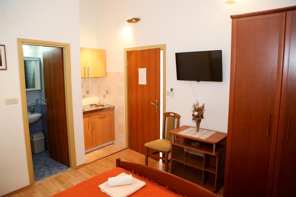 מילנה Apartments Dragica מראה חיצוני תמונה