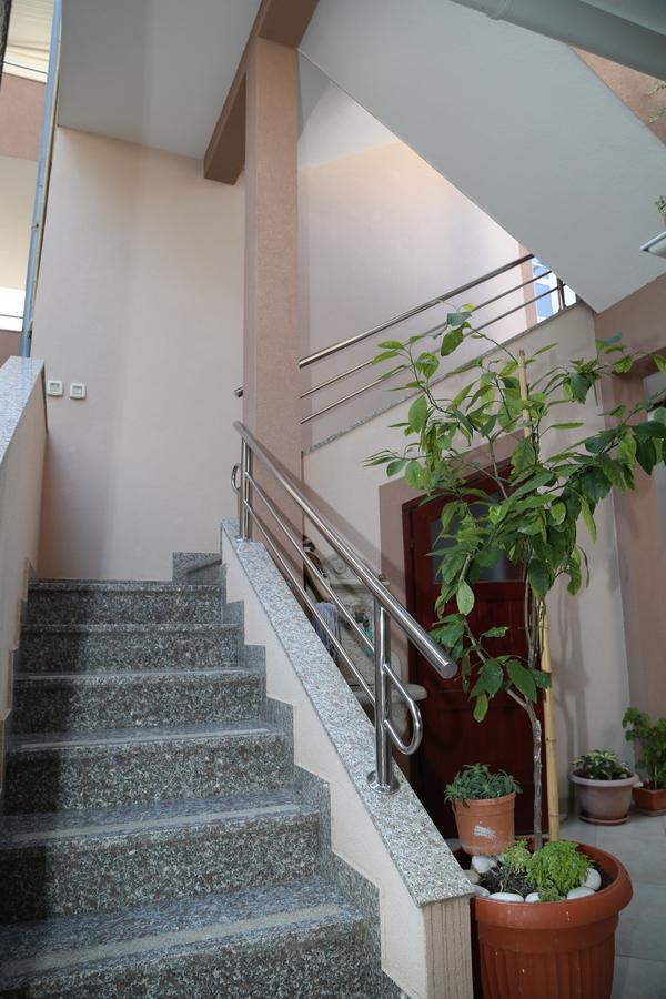 מילנה Apartments Dragica מראה חיצוני תמונה